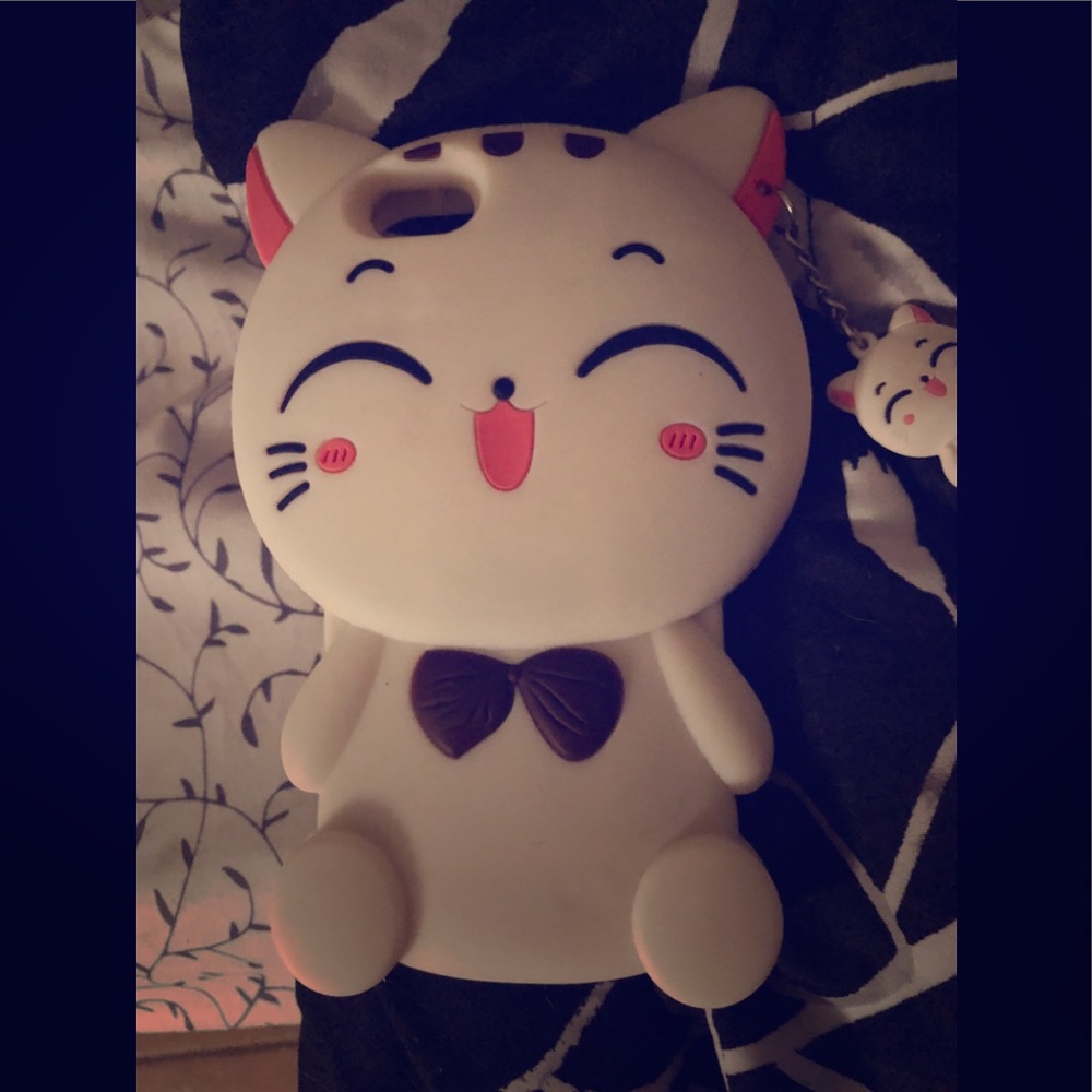 Lucky Fortune Cat Kitty with Cute Bow Tie Silicone